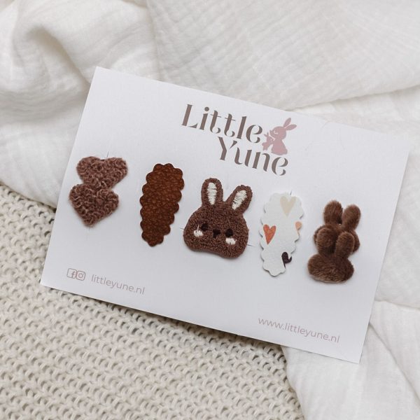 Set Cocoa Bunny: 5 antislip haarspeldjes in warme bruintinten met bunny’s 🐰, hartjes 💕 en scallop clip — Little Yune.