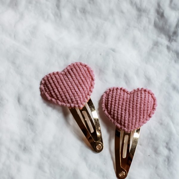 Cuddle Hearts – set van twee Dusty Rosé 4 cm klikklakspeldjes met ribbelstof hartjes, Little Yune.
