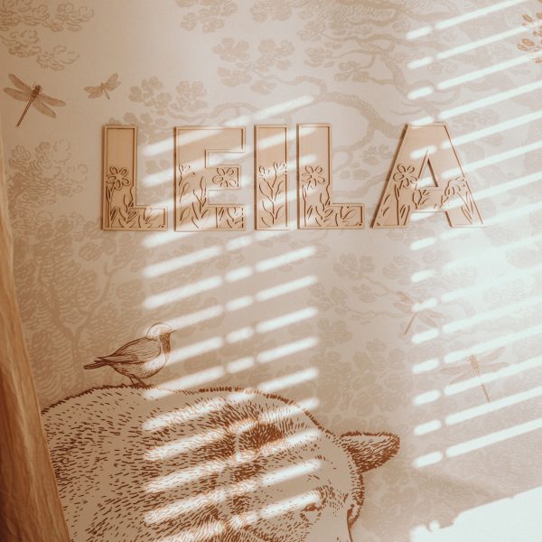 Houten Naamletters – Bloemen | 15 cm