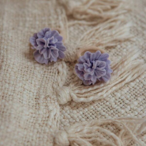 Lila pioenroos elastiekjes – zachte bloemen haarelastiekjes voor meisjes